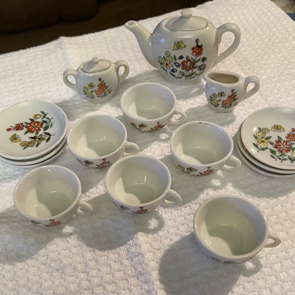 Vintage Toy Tea Set 17 Pieces Original Box Floral Butterfly Japan Child Set - Picture 12 of 12